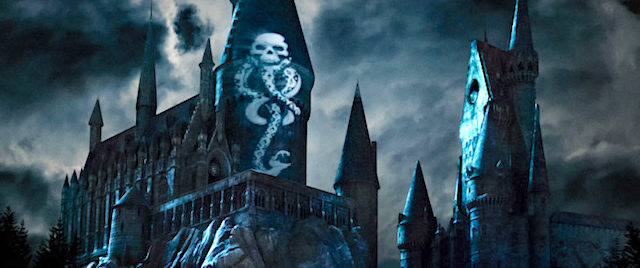 Universal embraces the Dark Arts with new Hogwarts light show