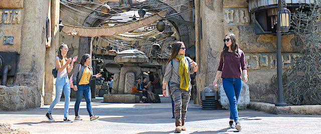 How Disneyland is using Galaxy's Edge to make its lines disappear