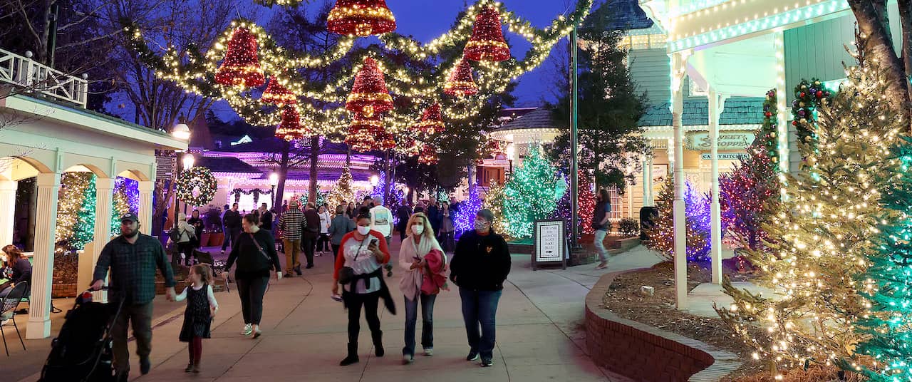 When Should Theme Parks Start the Christmas Season?
