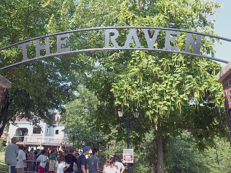 The Raven at Holiday World