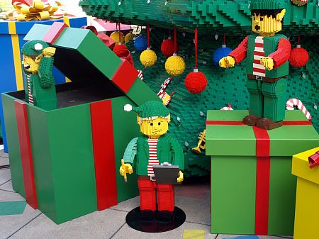 Legoland elves