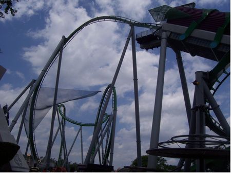 Incredible Hulk Coaster photo, from ThemeParkInsider.com