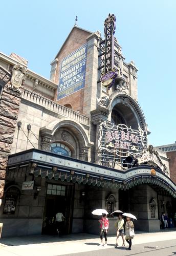 Big Band Beat at the Broadway Musical Theater in DisneySea