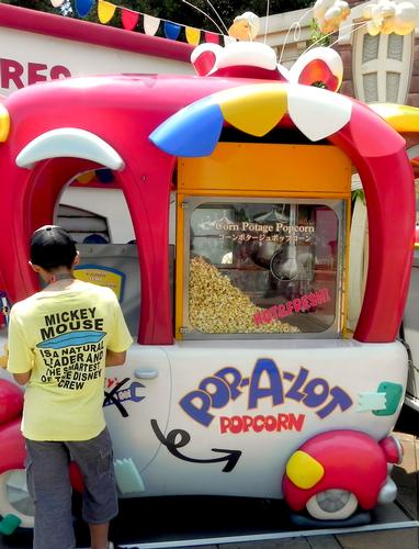 The Corn Potage popcorn stand in Toontown