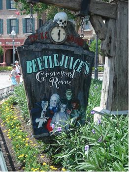Beetlejuice's Graveyard Revue photo, from ThemeParkInsider.com