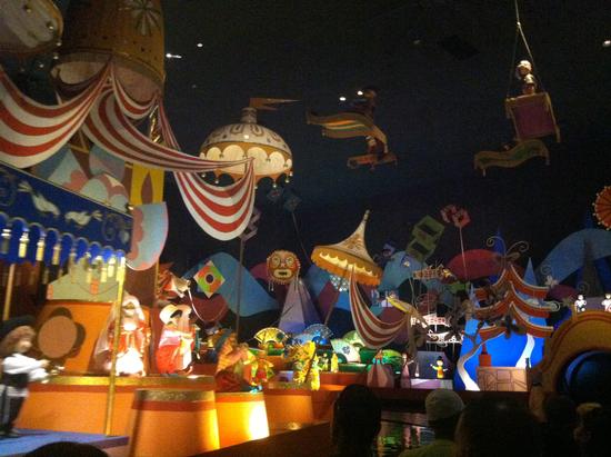 It's a Small World photo, from ThemeParkInsider.com