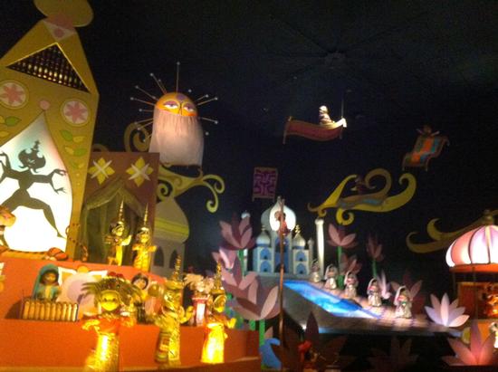 It's a Small World photo, from ThemeParkInsider.com