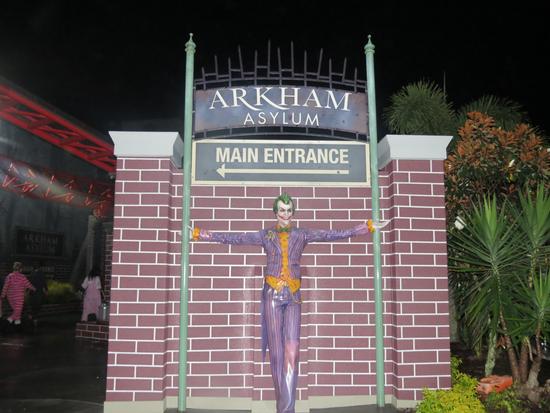 Arkham Asylum: Shock Therapy photo, from ThemeParkInsider.com