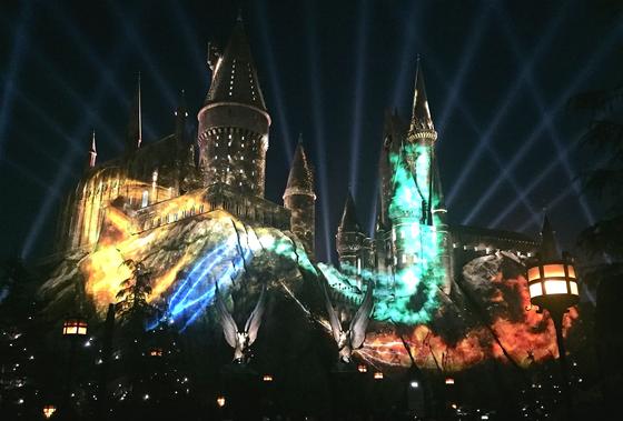 Hogwarts Castle Projection Shows photo, from ThemeParkInsider.com