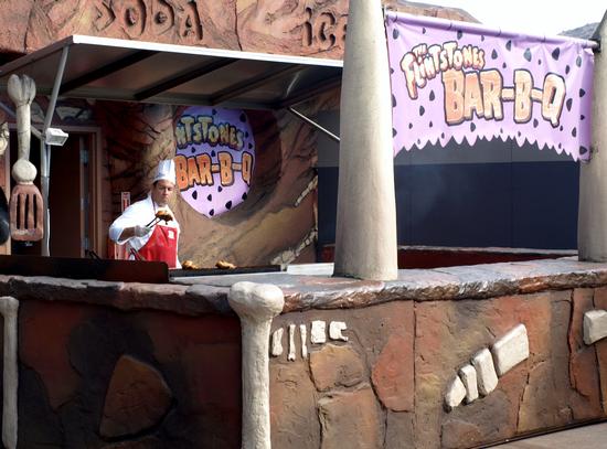 Flintstone's Bar-B-Q photo, from ThemeParkInsider.com