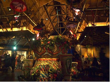 The Enchanted Tiki Room photo, from ThemeParkInsider.com