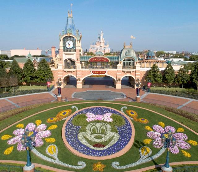 Shanghai Disneyland photo, from ThemeParkInsider.com