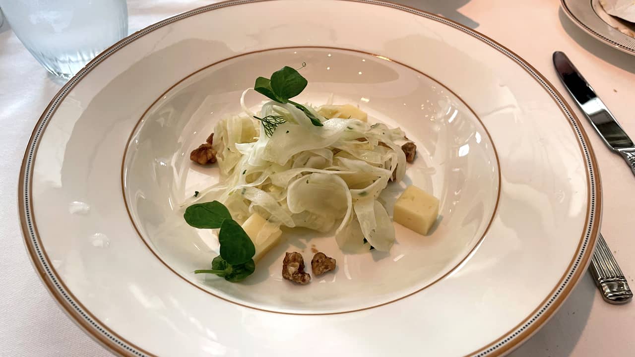 Fennel and pear Bartlett and Tatsui salad