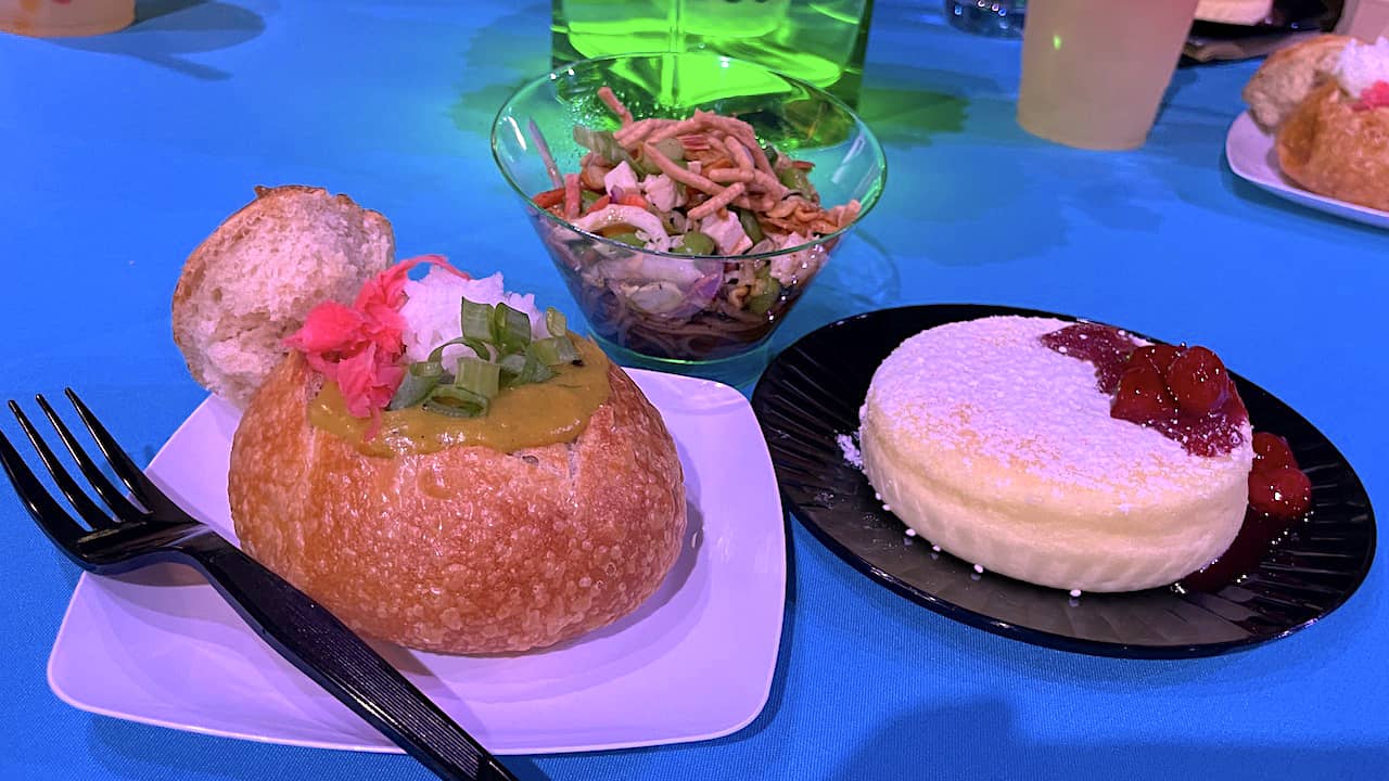 Curry Beef bread bowl, Soba Noodle Salad, and Japanese-style Fluffy Cheesecake
