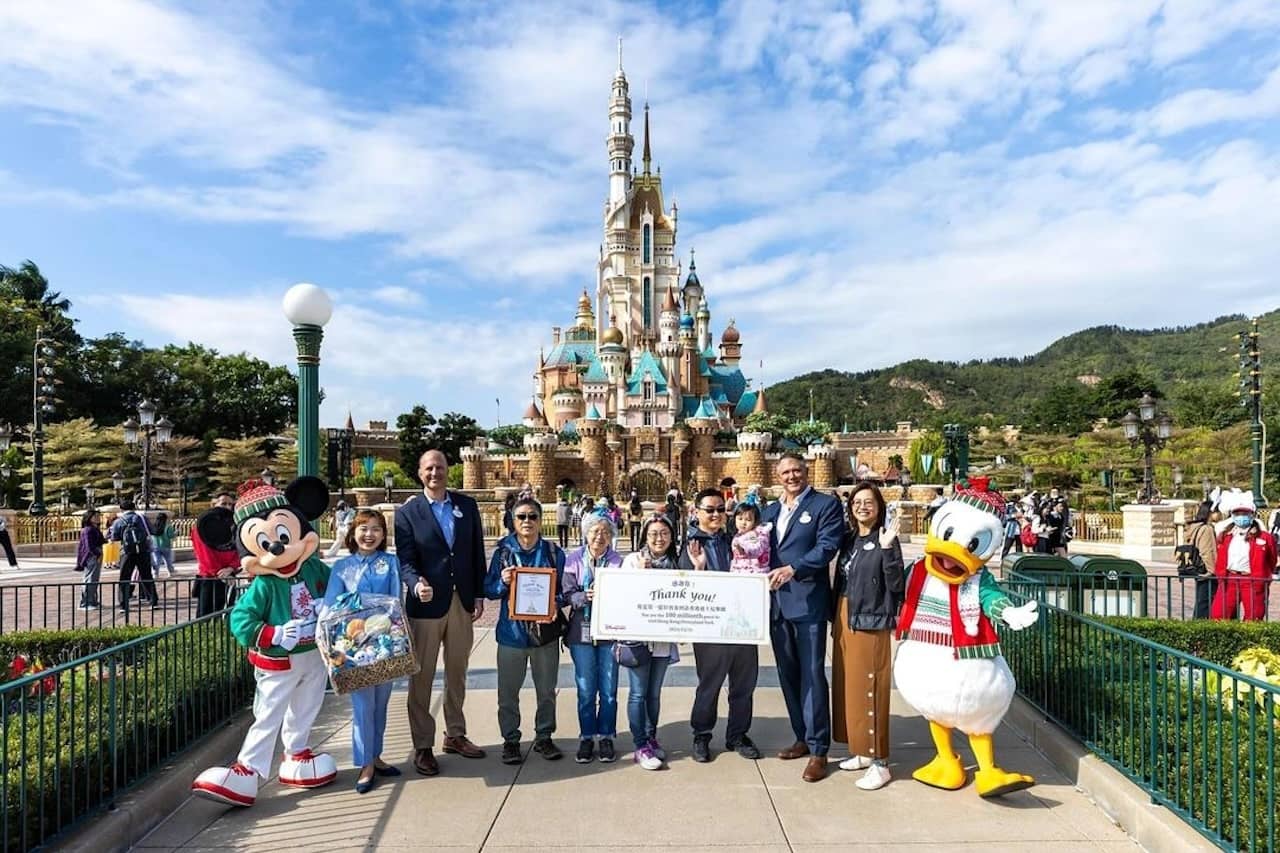 100 millionth visitor at Hong Kong Disneyland