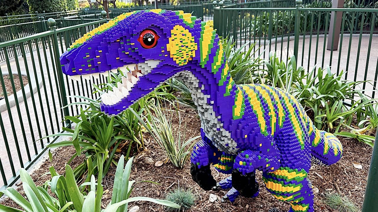 Legoland dinosaur