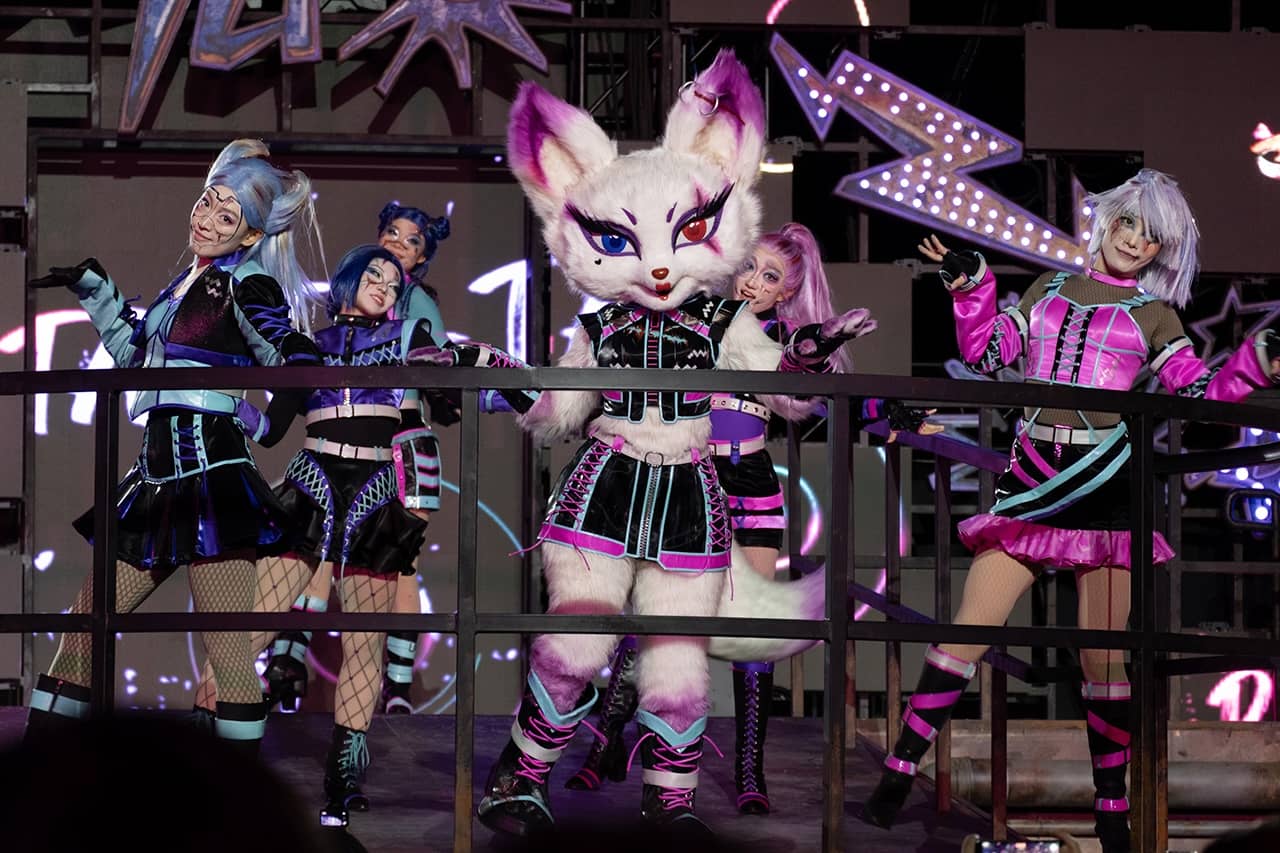 ‘Foxy Lady’ and company