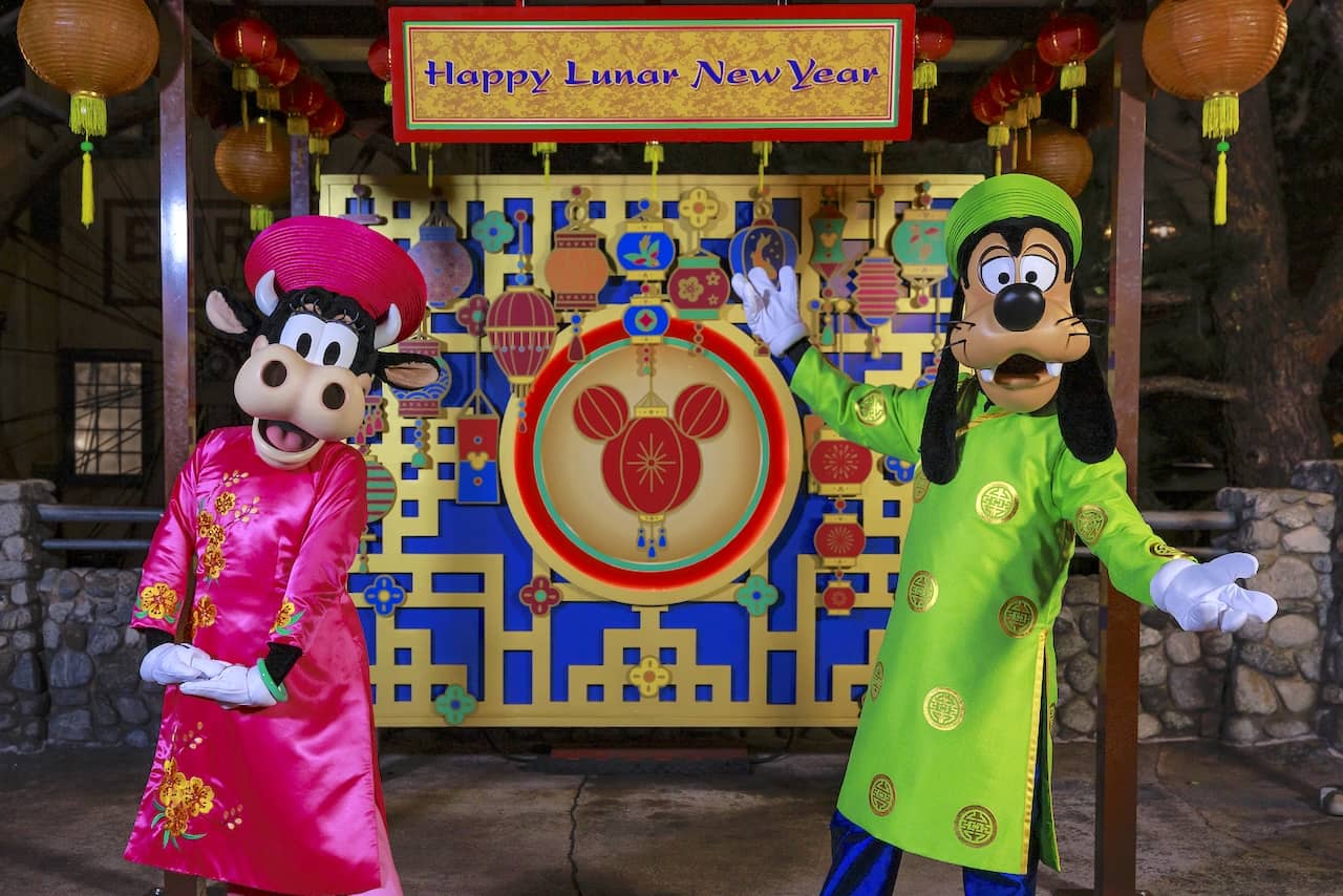 Clarabelle Cow and Goofy