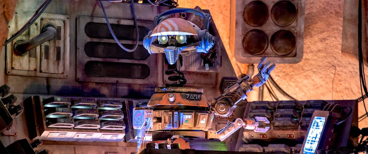 Disneyland drops reservations for Oga's Cantina 