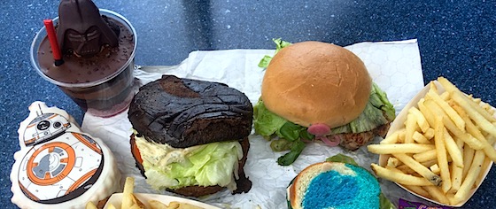 Where to Eat: Lunch at Disneyland's 'Star Wars'-themed Galactic Grill
