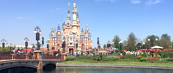 A visit to Shanghai Disneyland, part 1