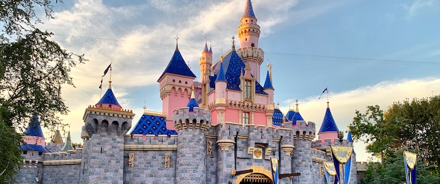 Walt Disney World, Disneyland closed until further notice