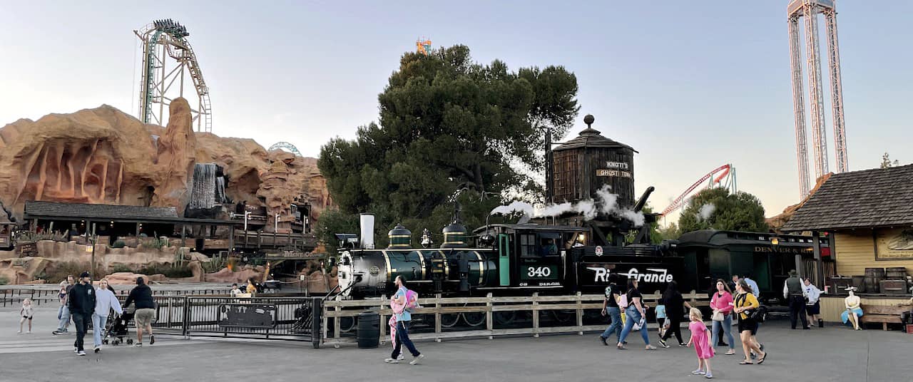 Fights Force Early Closure at Knott's Berry Farm