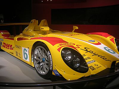 Porsche ALMS car
