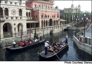 Venetian Gondolas photo, from ThemeParkInsider.com