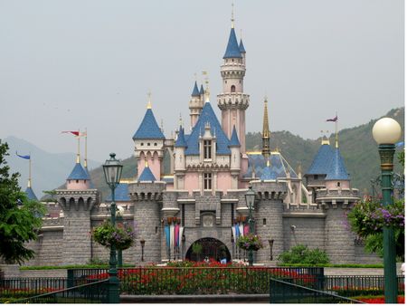 Hong Kong Disneyland photo, from ThemeParkInsider.com