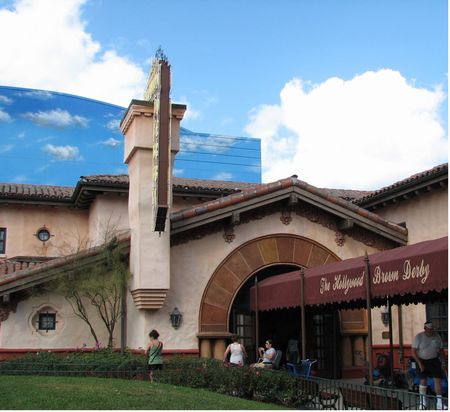 The Hollywood Brown Derby photo, from ThemeParkInsider.com