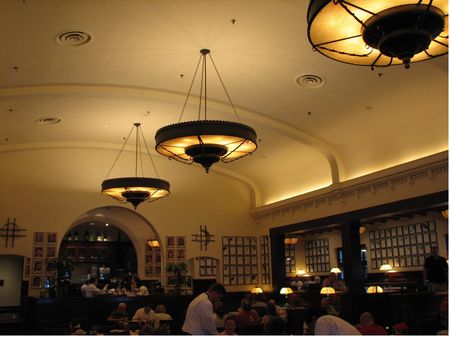 The Hollywood Brown Derby photo, from ThemeParkInsider.com