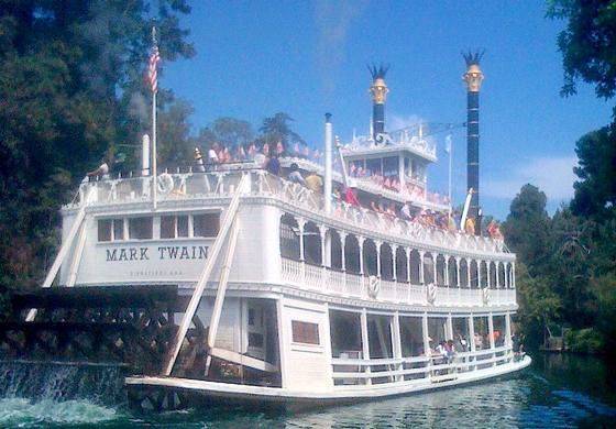 Mark Twain Riverboat photo, from ThemeParkInsider.com