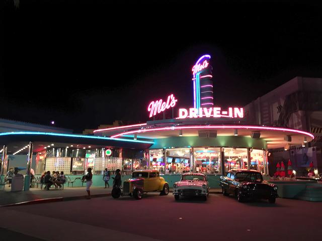 Mel's Drive-In photo, from ThemeParkInsider.com