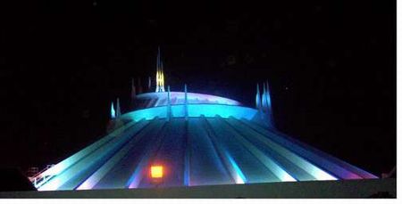 Space Mountain photo, from ThemeParkInsider.com