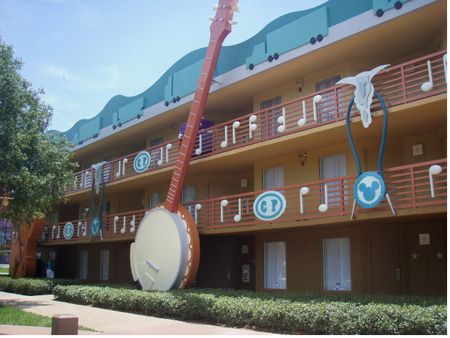Disney's All-Star Music Resort photo, from ThemeParkInsider.com