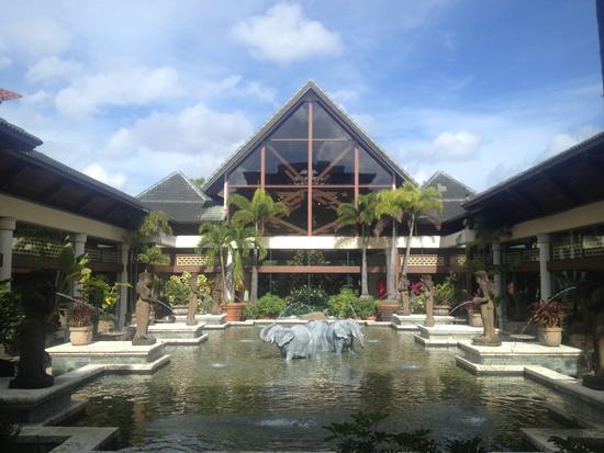 Universal's Royal Pacific Resort photo, from ThemeParkInsider.com